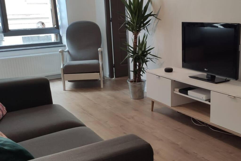 Logement 5 Personnes Proche Cv Et Parking Prive Apartment Saint-Etienne  Bagian luar foto