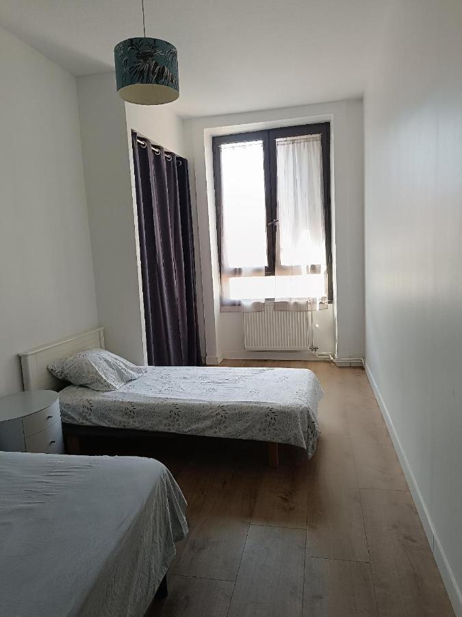 Logement 5 Personnes Proche Cv Et Parking Prive Apartment Saint-Etienne  Bagian luar foto